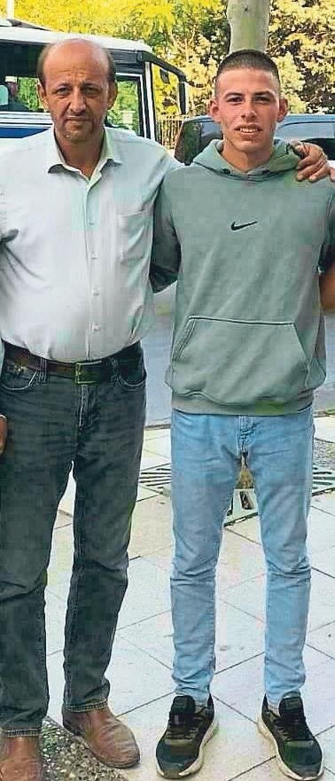 Hayırlı evlat için gol jesti