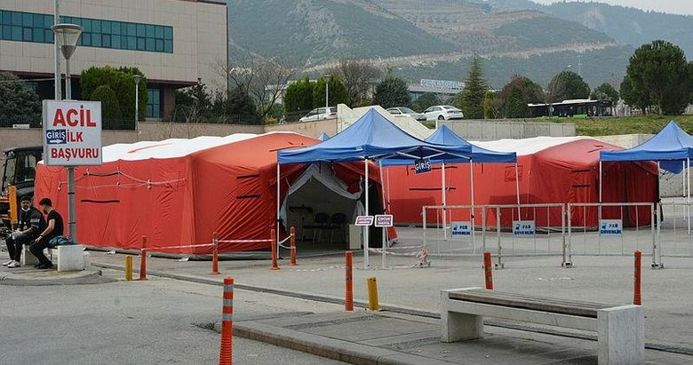 Pamukkale Üniversitesi Hastanesinin bahçesine sahra hastanesi kuruldu