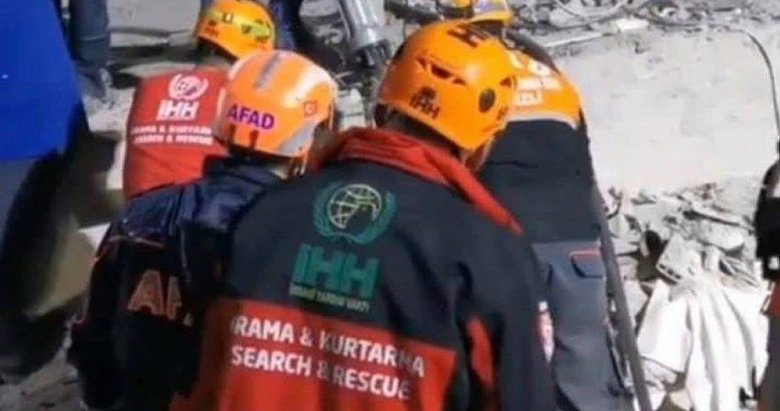İzmir depreminin kahramanlarından biriydi! Arama kurtarma gönüllüsü Özkan Özdemir hayatını kaybetti