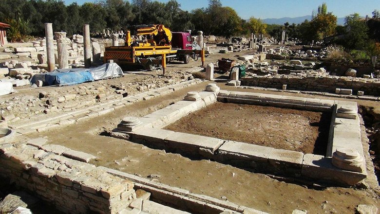 Stratonikeia’da antik dönemin en geniş caddesi ayağa kaldırılıyor
