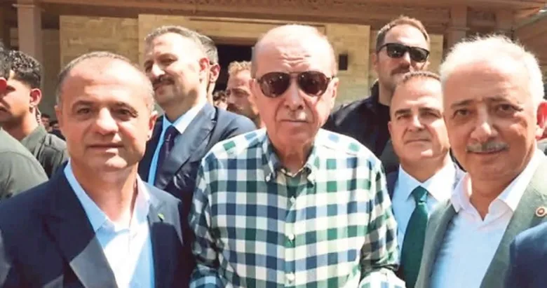 Başkan Erdoğan’a Muğlaspor forması takdim edildi