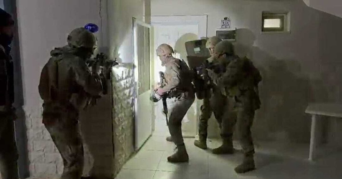 İzmir'de villaya baskın! 'Serdengeçtiler' üyesi yakalandı