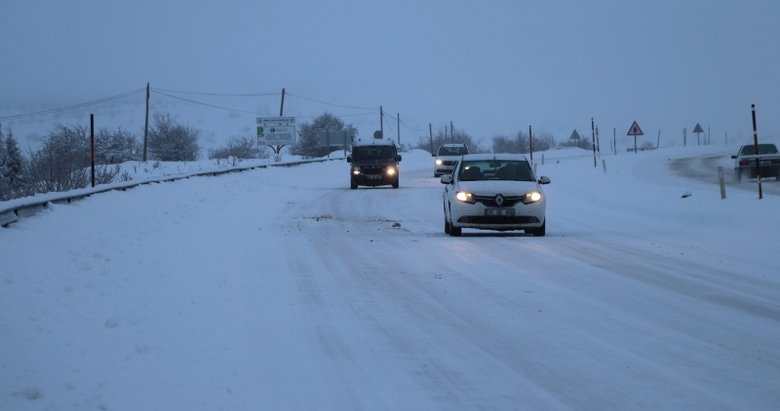 Denizli’de yoğun kar yağışı! O araçların geçişine izin verilmiyor