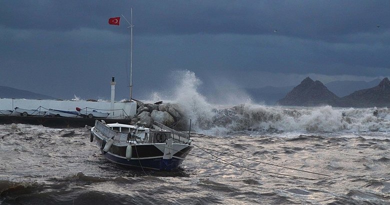 Bodrum’da feribot seferlerine fırtına engeli