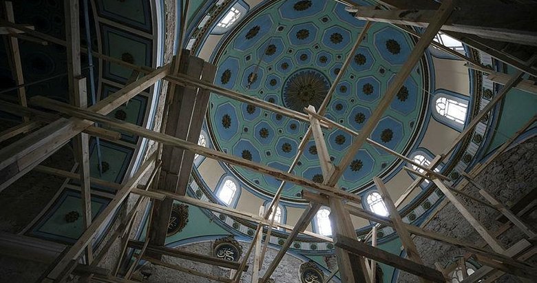 İzmir’in kalbindeki 400 yıllık Hatuniye Camisi’nde restorasyon! Tarihi hikayesiyle dikkat çekiyor
