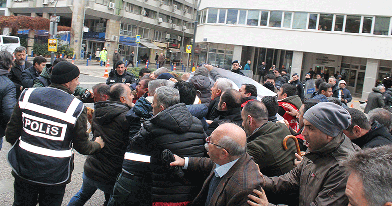 Konak’ta işçi-CHP meydan savaşı