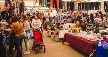 Bostanlı’da mağdur esnaf cevap istiyor