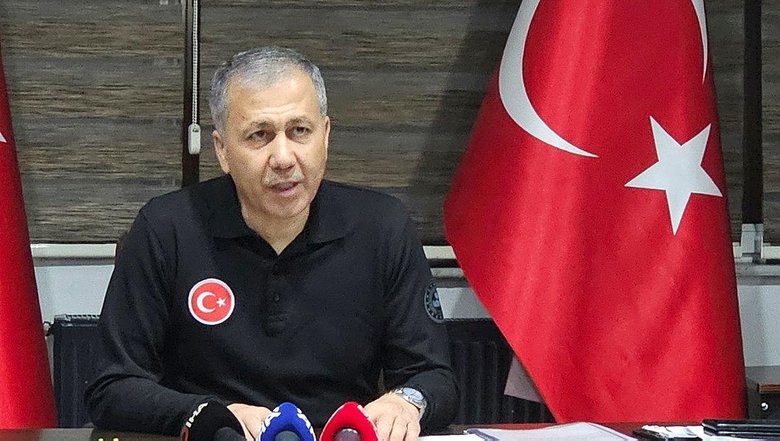 Acı haberi Bakan Yerlikaya duyurdu! İzmir’e gelen Türk gemisi battı, 12 mürettebat ile irtibat kurulamadı