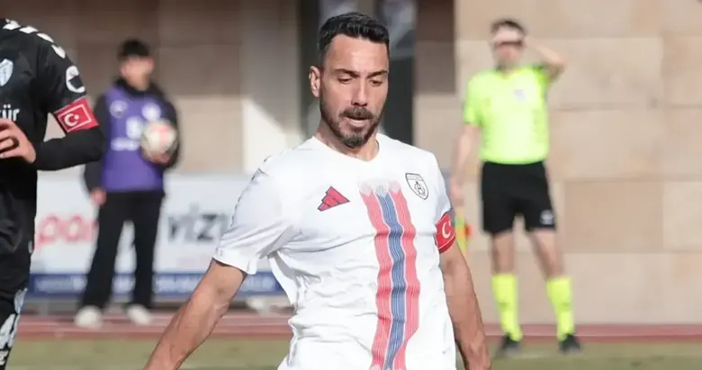 Altınordu Yılmaz Özeren’i bırakmadı