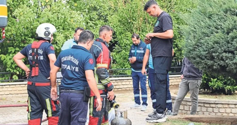 Bomba gibi patladı