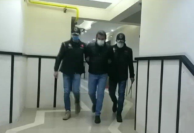 İzmir merkezli FETÖ operasyonunda gözaltı sayısı 198’e yükseldi