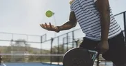 ‘Tenisçi dirseği’nden sonra padel omzu
