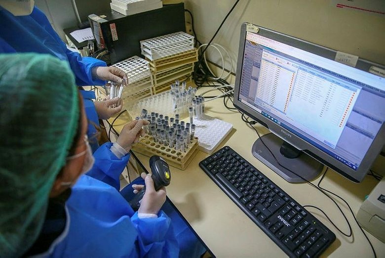 İzmir’deki PCR laboratuvarında 5 örnekten biri pozitif çıkıyor