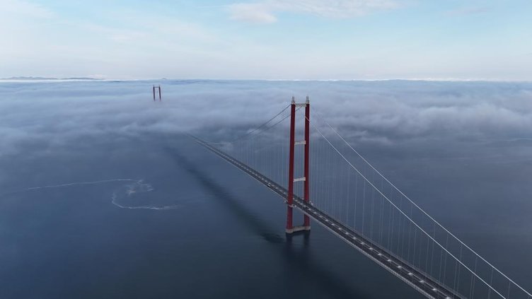 Sisler içinde kalan 1915 Çanakkale Köprüsü mest etti