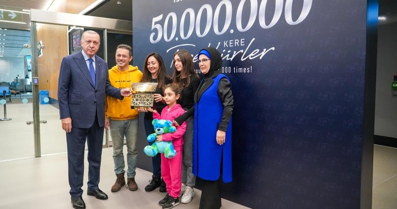 İstanbul Havalimanı’nın 50 milyonuncu yolcusuna hediyesini Başkan Erdoğan verdi