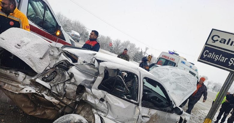 Afyonkarahisar’da trafik kazası: 5 yaralı