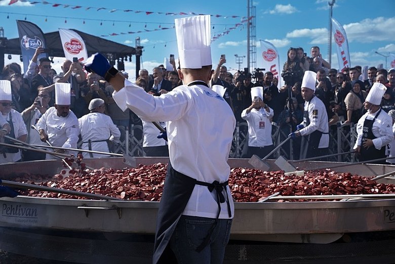 Gastronomi şehri Afyonkarahisar’da dünya rekoru kırıldı!