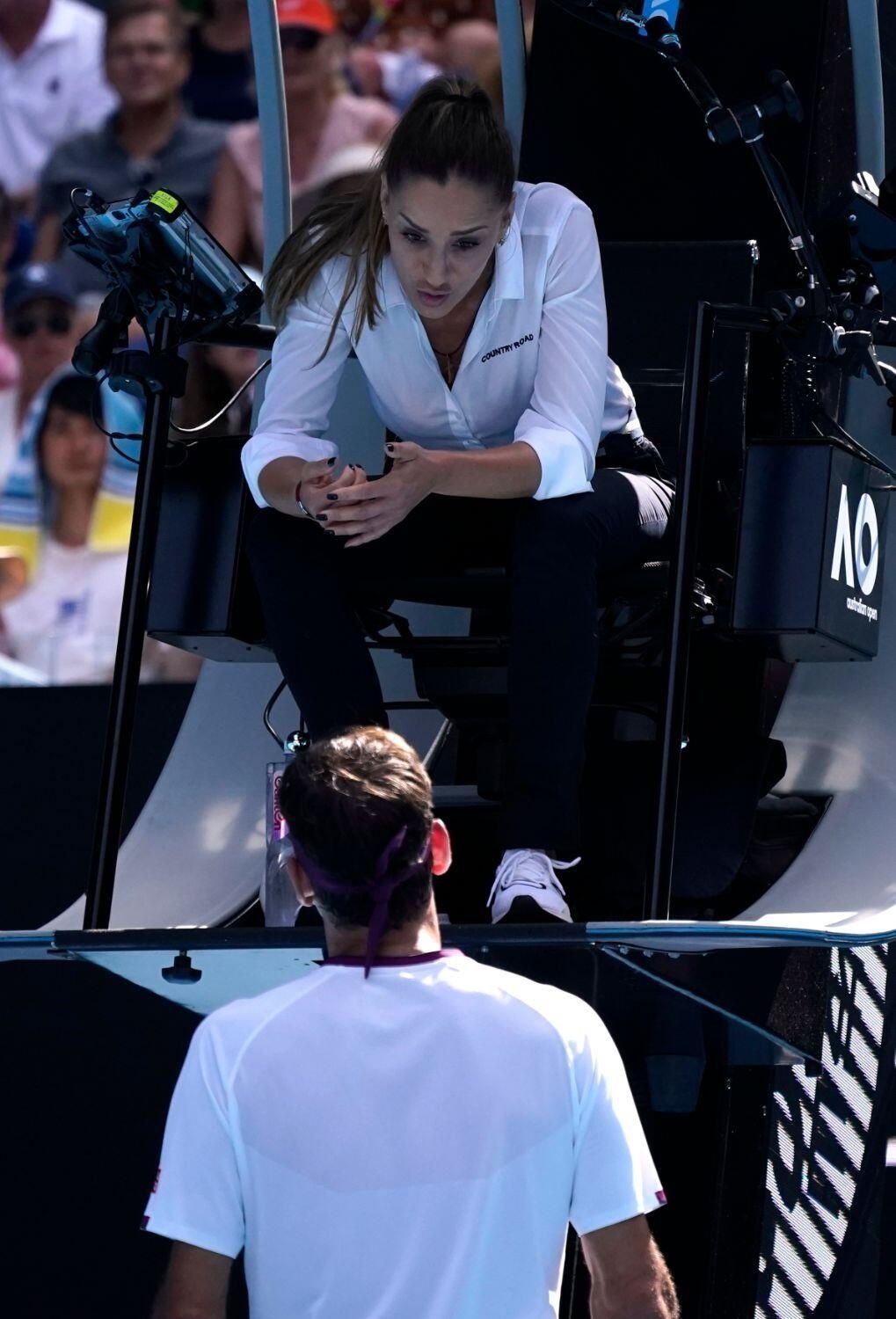 Hakem Marijana Veljovic güzelliğiyle Federer’in maçından daha çok konuşuldu