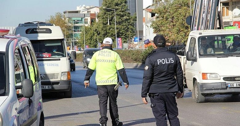 Vakaların arttığı İzmir’de toplu taşıma araçlarında koronavirüs denetimi