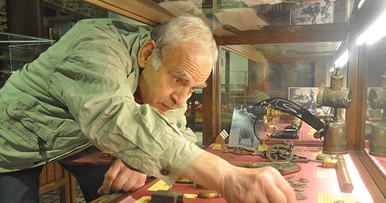 Ödemişli gazeteci Çanakkale koleksiyonunu müzeye bağışladı