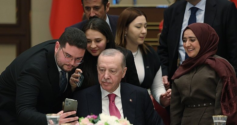 Tek gayemiz hayırla yad edilecek eserler bırakmak