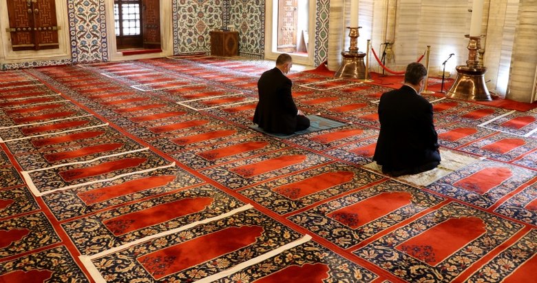 Camilerde cuma namazı başlıyor! Prof. Dr. Mehmet Ceyhan’dan önemli uyarı