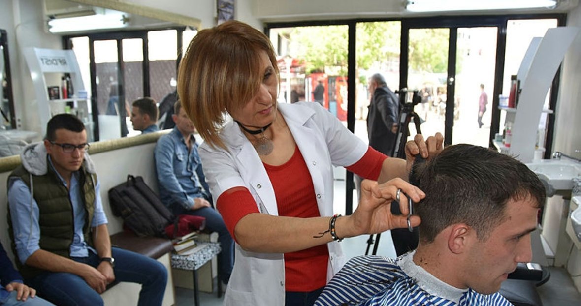 Izmir De Kadin Erkek Kuaforleri Galeri Yeni Asir