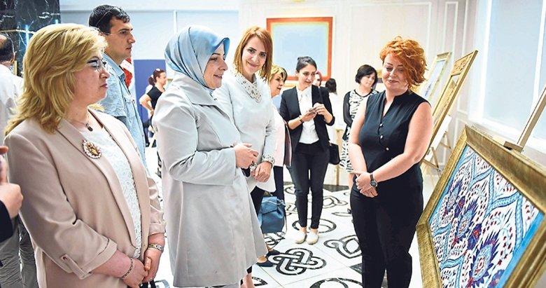 Osmanlı camileri çini sergisinde