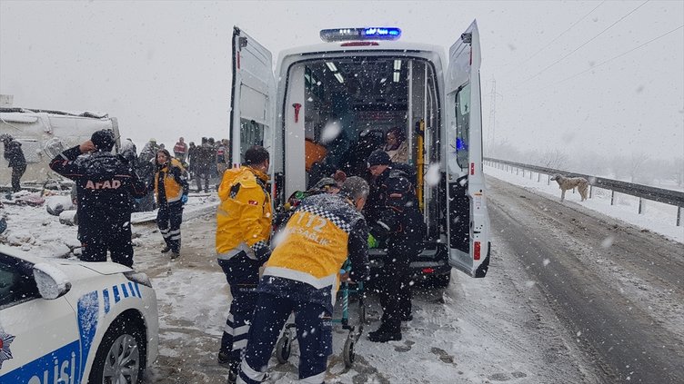İzmir’den yola çıkmıştı! Yolcu otobüsü Erzincan’da devrildi!  Çok sayıda yaralı var