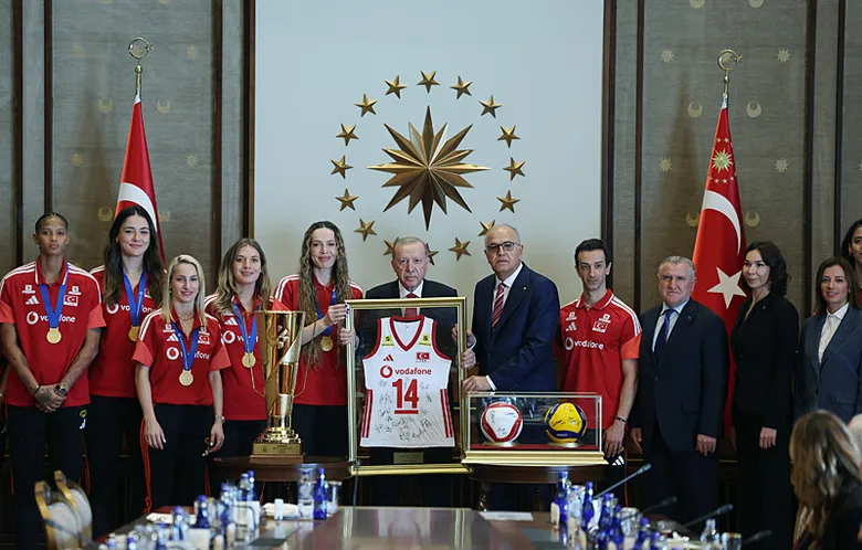Başkan Erdoğan, A Milli Kadın Voleybol Takımı’nı kabul etti