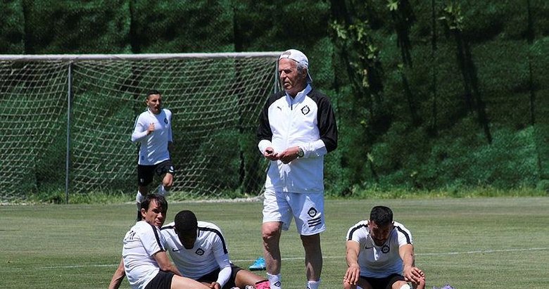 Altay Teknik Direktörü Mustafa Denizli, play-off maçlarını değerlendirdi