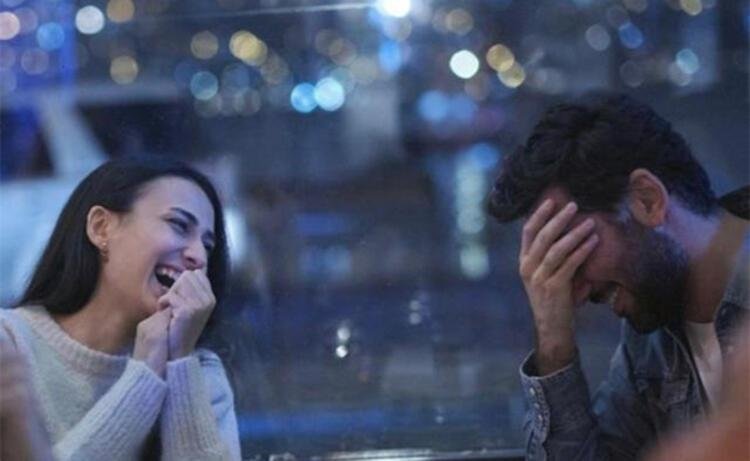 Oyuncu Berkay Ateş sevgilisi milli voleybolcu Simge Aköz ile ilişkisi hakkında ilk kez konuştu