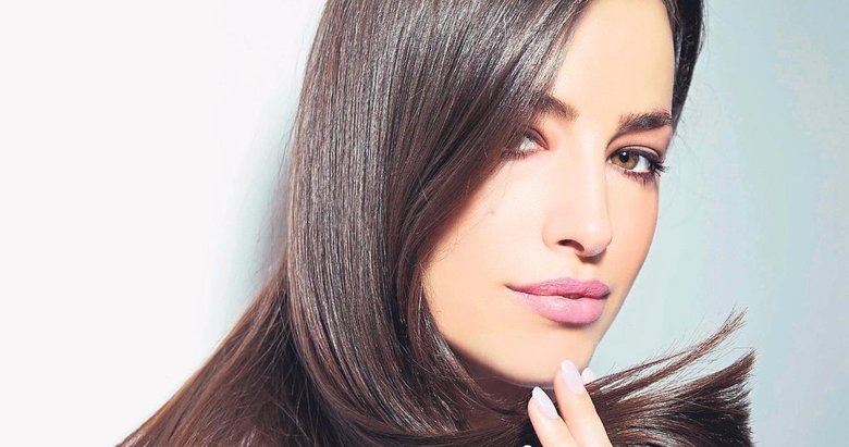 Güçlü saçlar için elma sirkeli maske