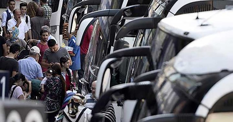İzmir’de yolcular şehirlerarası otobüslerde PCR testi zorunluluğundan memnun