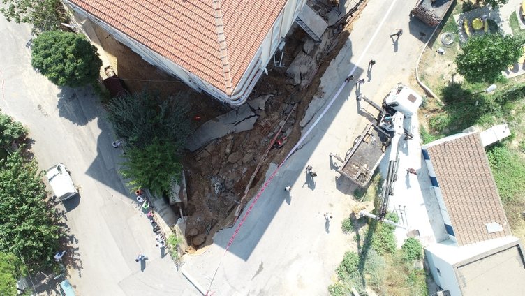İzmir’de faciadan dönülen o anlar havadan görüntülendi