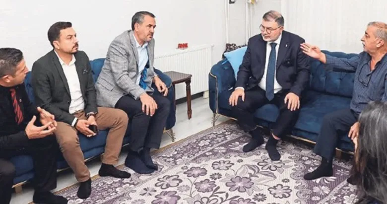 Başkan Saygılı’dan İzmirli depremzede evine anlamlı ziyaret