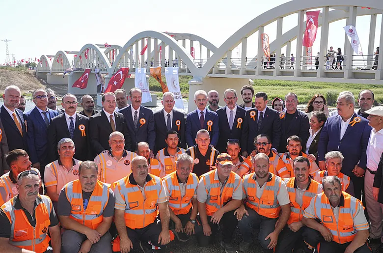 izmirin-altyapisina-349-milyarlik-yatirim-1788552987887.png