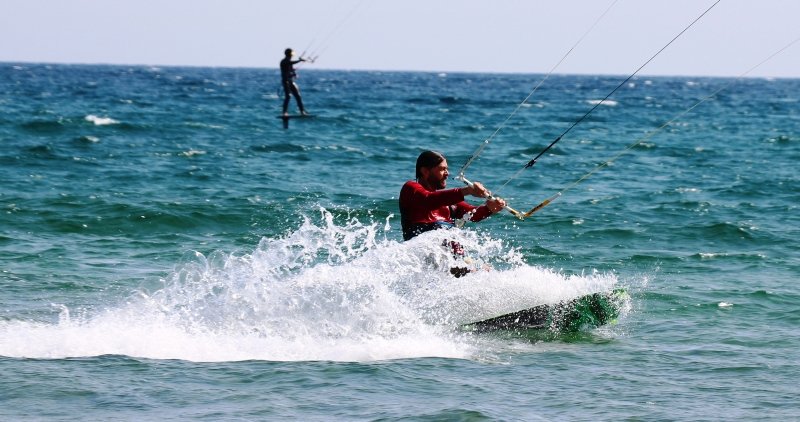 Sörf tutkunlarının yeni adresi Gökçeada! Turistler akın ediyor