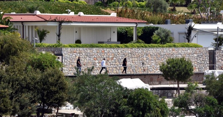 Kaçak villa skandalı ile gündeme gelen Yılmaz Özdil bunalıma girip izne çıktı!