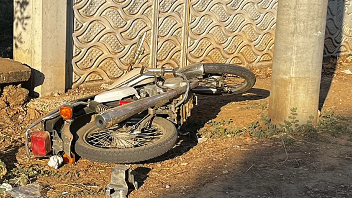 Manisa'da kan donduran kaza: Elektrik direğine çarpan sürücü hayatını kaybetti