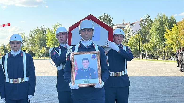 Kütahya’da yol kontrolünde görevli jandarma uzman çavuş şehit oldu!