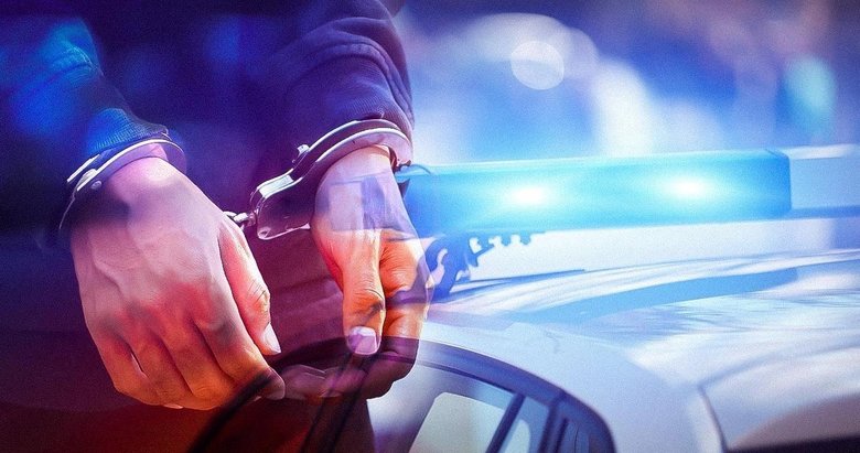 İzmir’deki şafak operasyonunda firari 4 şüpheli yakalandı