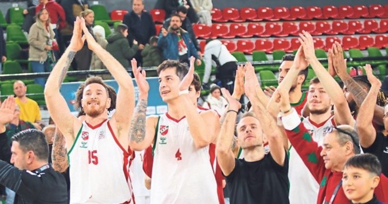 Karşıyaka buruk sevinç yaşadı