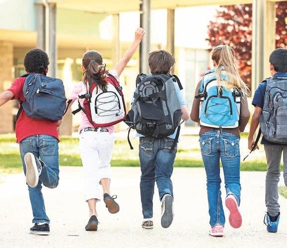 Patronlar CEO’ları aileler çocukları izletiyor