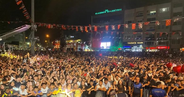 Aleyna’nın konserine sağanak engeli
