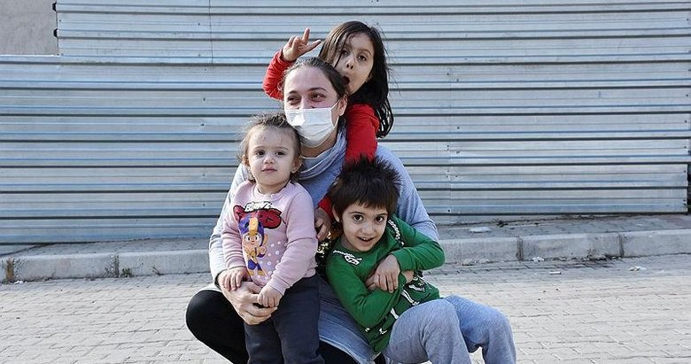 İzmir Depremi’nin acıları halen taze! Duruşmada enkazdan çıkan kadınlardan adalet çağrısı