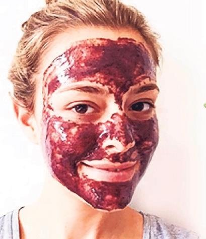 Tire’de kozmetiğin yeni gözdesi karadut zamanı