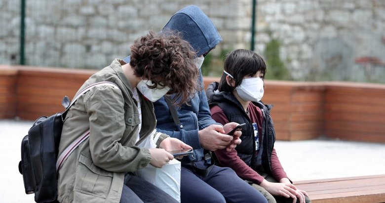 20 yaş altı bugün kaçta sokağa çıkacak? Sokağa çıkma izni kaç saat sürecek? İşte detaylar...