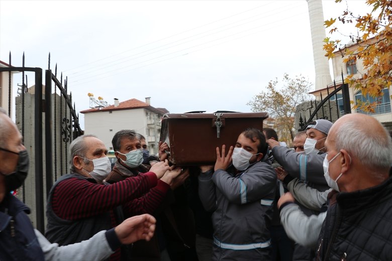 Denizli’de foseptik çukurunda ölen 3 işçi son yolculuklarına uğurlandı