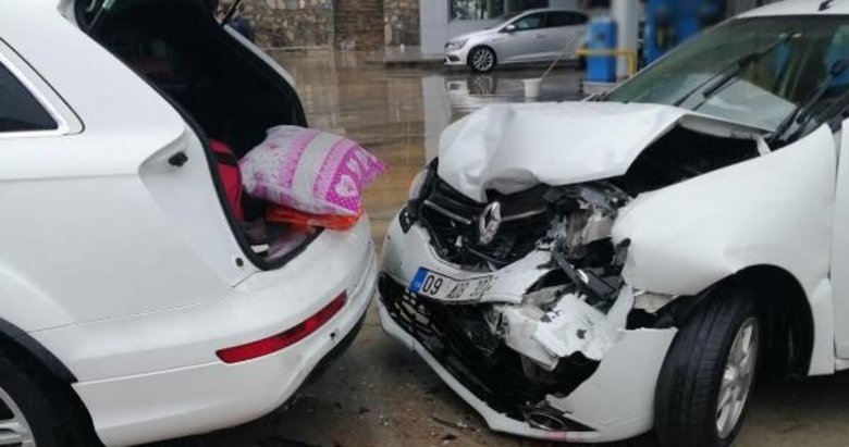 Akaryakıt istasyonunda kaza anı güvenlik kamerasında: 2 yaralı